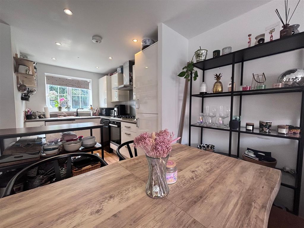 Property photo 2 of 12 Dining.Jpg