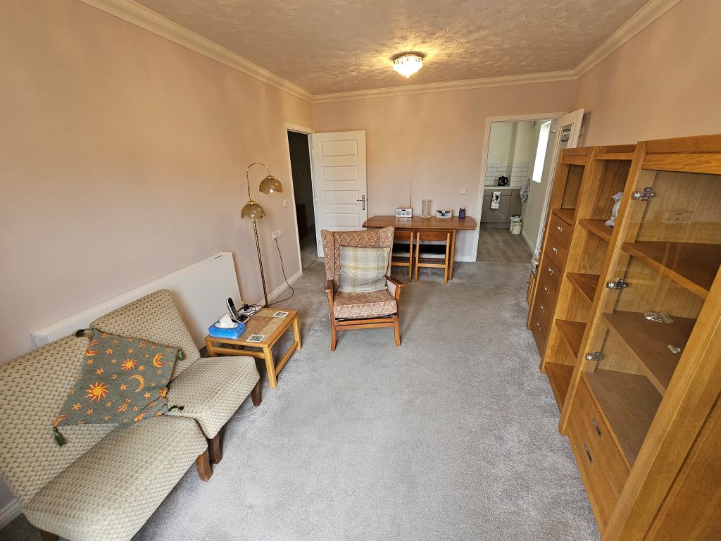 Property photo 2 of 17