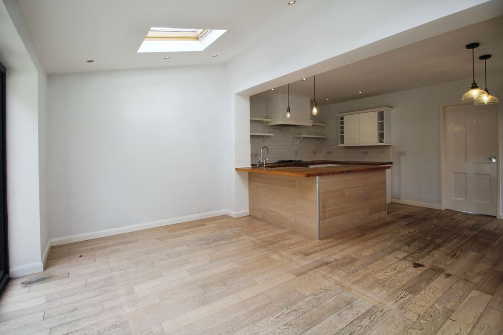Property photo 3 of 16 Picture No. 04