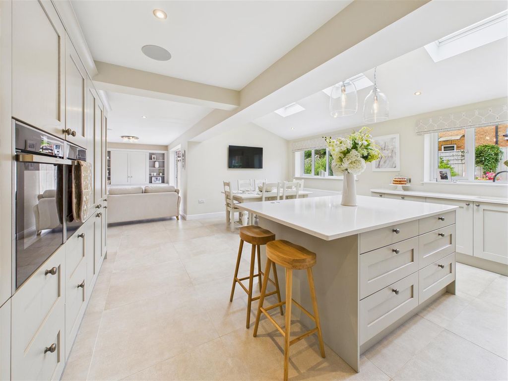 Property photo 2 of 22 Kitchen Area