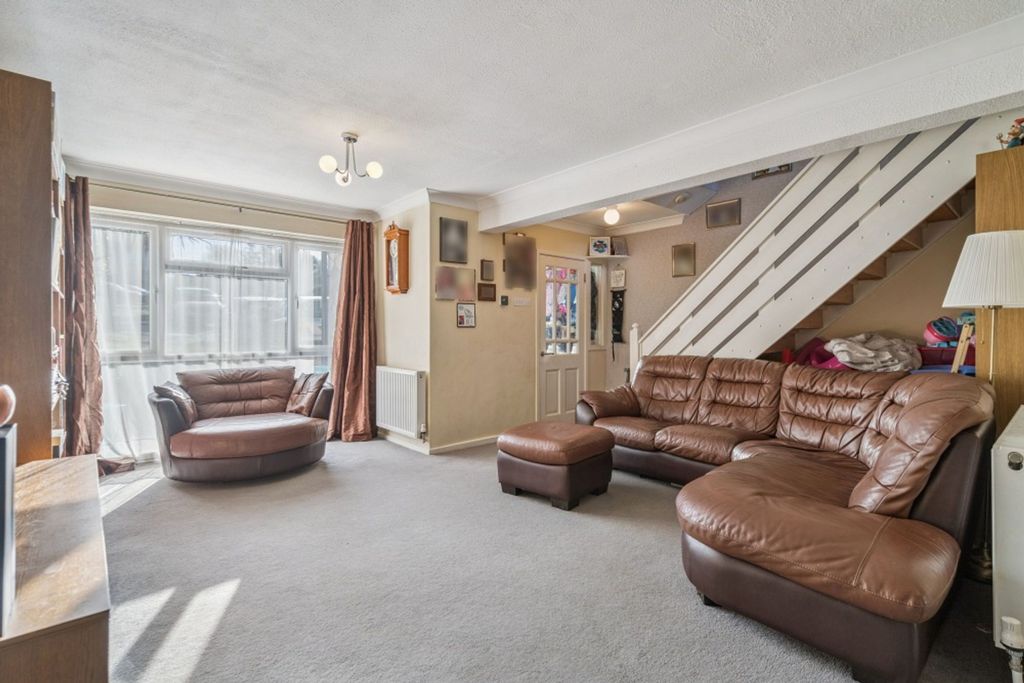 Property photo 3 of 25