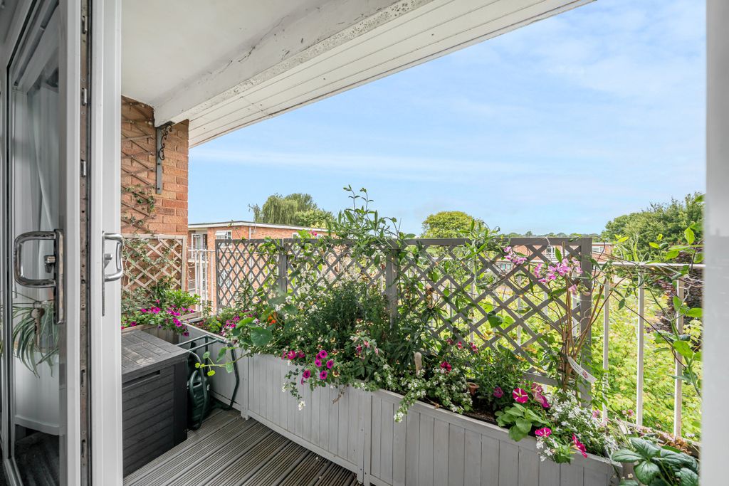 Property photo 3 of 14 Balcony
