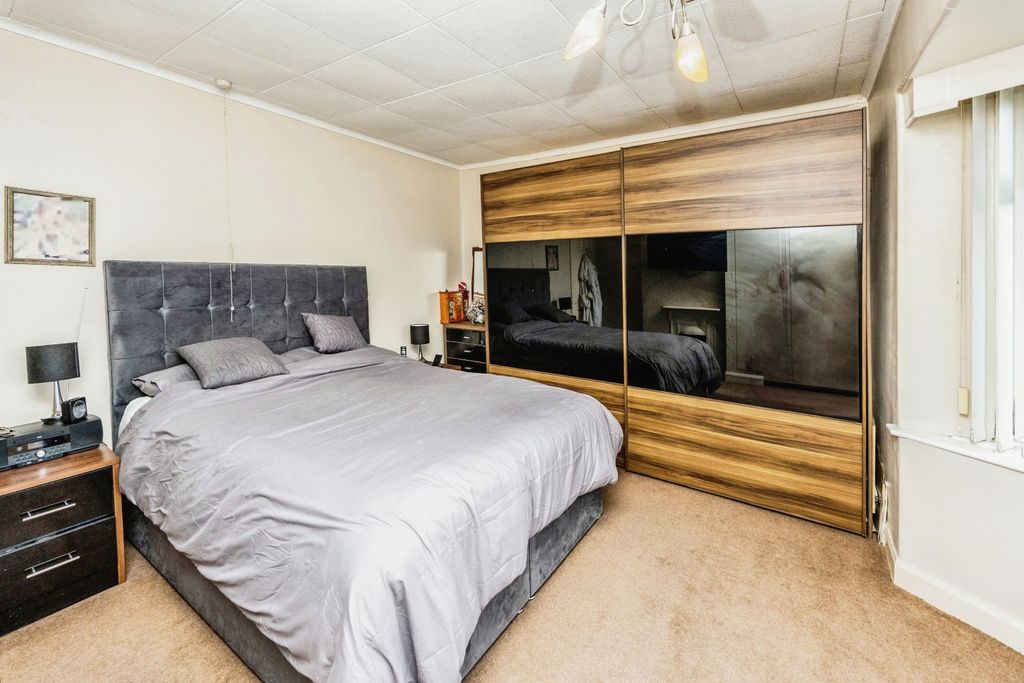 Property photo 3 of 19 Bedroom One