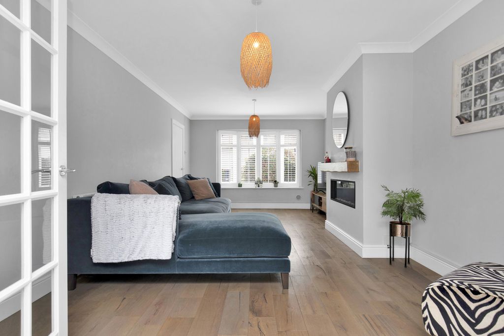 Property photo 3 of 24