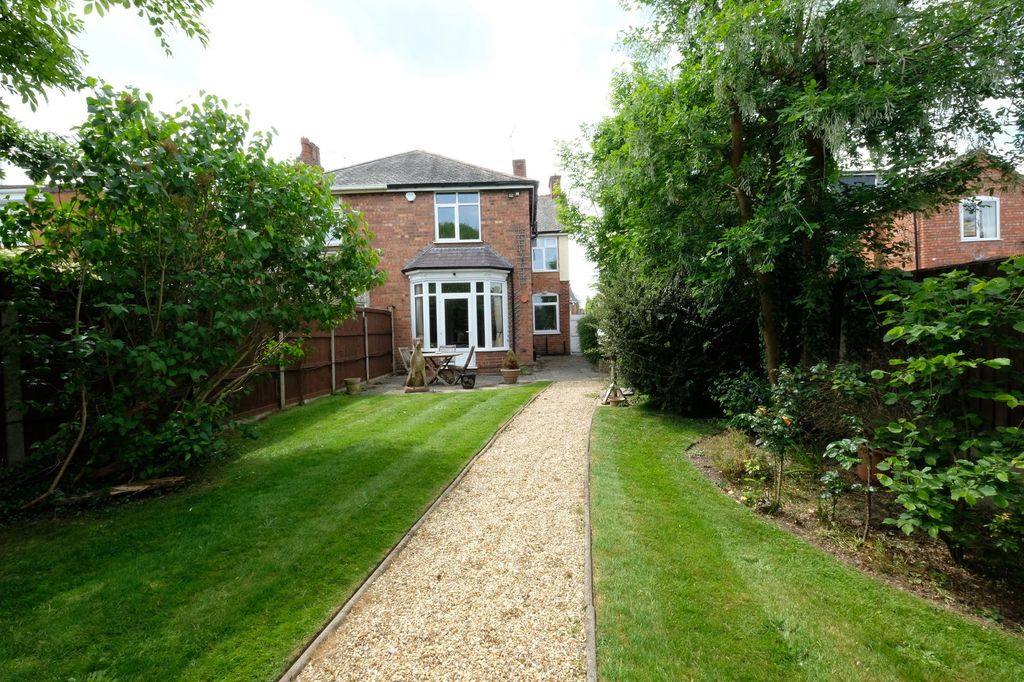 Property photo 1 of 30