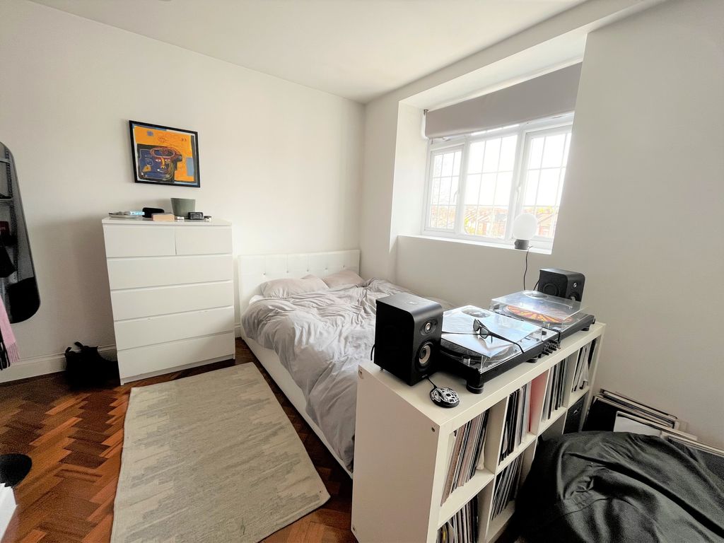 Property photo 3 of 4