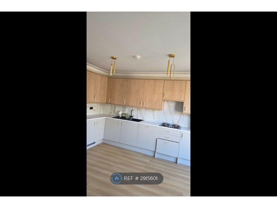 Property photo 3 of 35