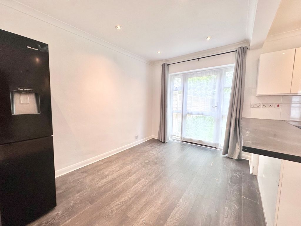 Property photo 3 of 12 Kitchen-Diner