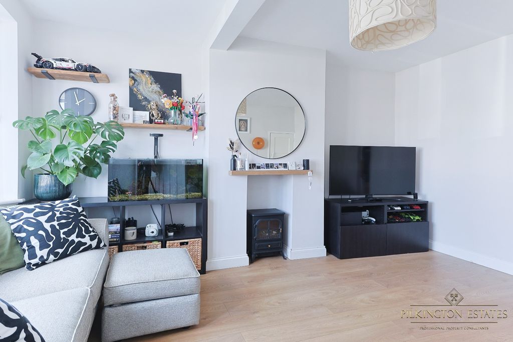 Property photo 3 of 14 4437545
