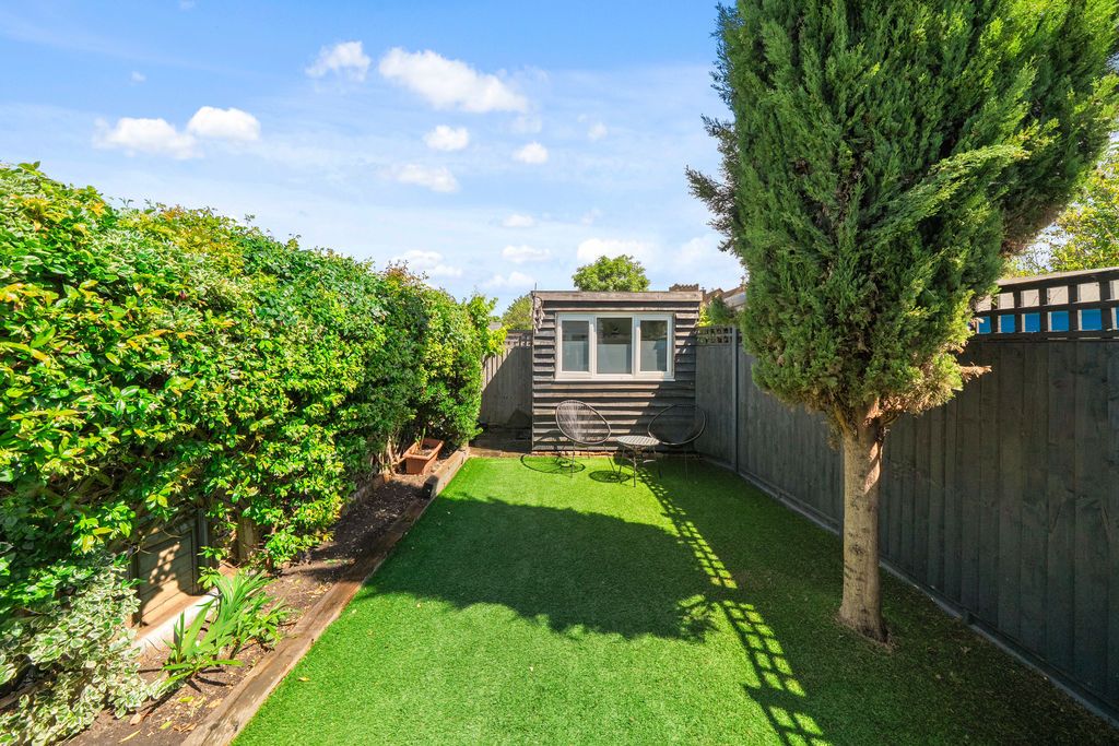 Property photo 2 of 18 Photo 17