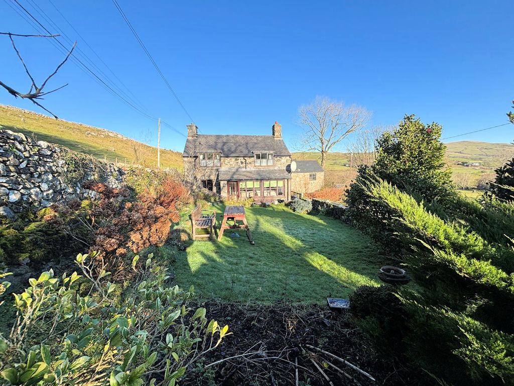 Property photo 3 of 43