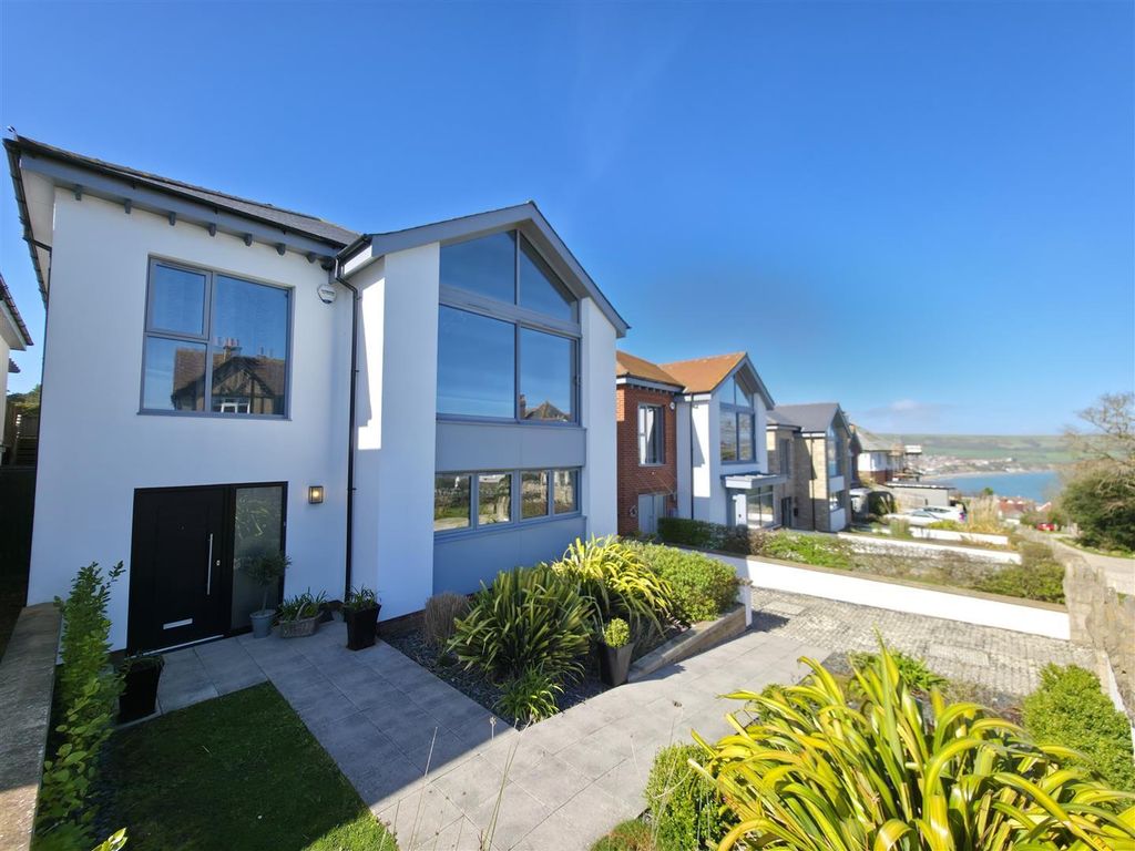 Property photo 1 of 23 Bef8d8F2-78d2-4E7F-9411-Be3198Fdb034.Png