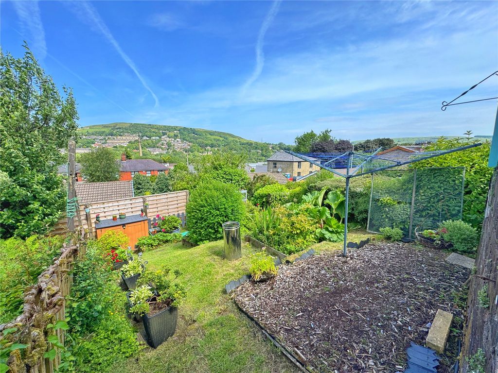Property photo 3 of 17 Picture No. 16