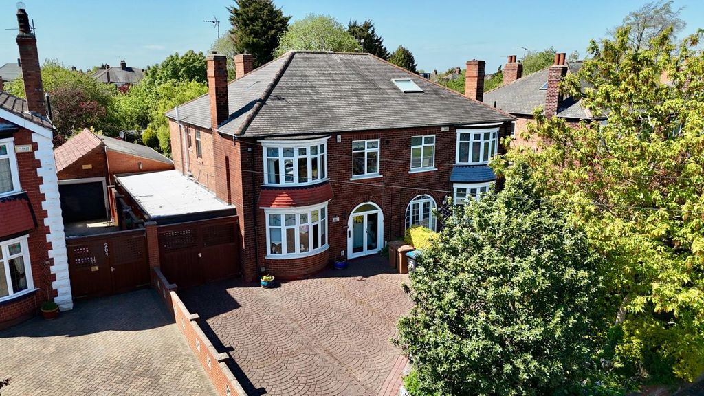 Property photo 1 of 19 External