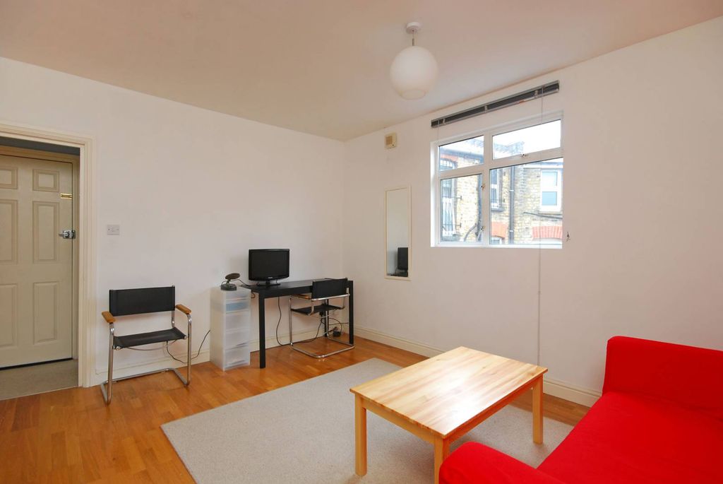 Property photo 2 of 6