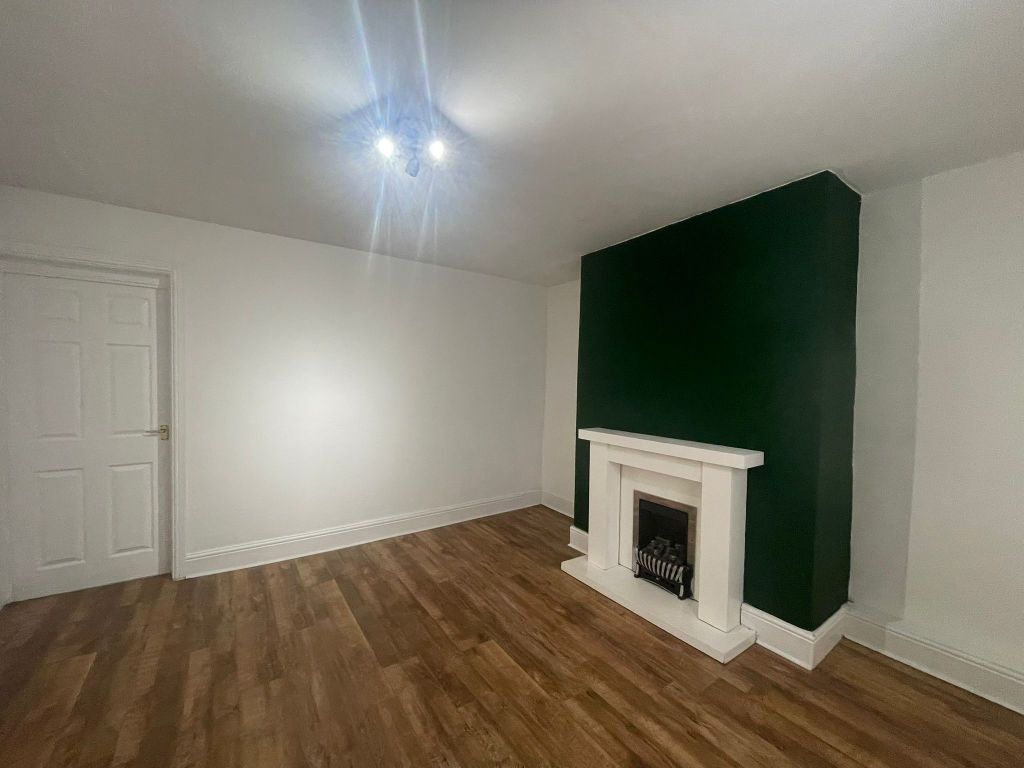 Property photo 2 of 10 Living Room