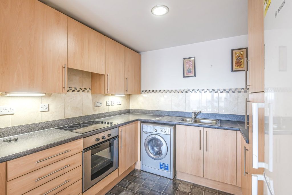 Property photo 2 of 7 681203 (4)