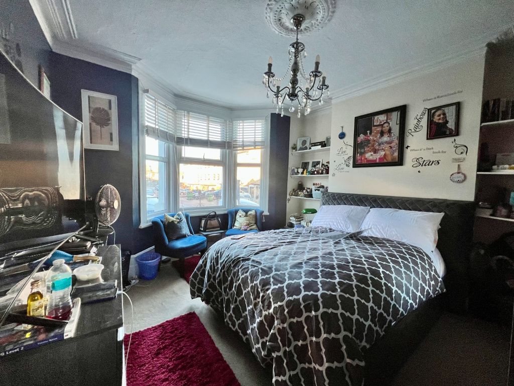 Property photo 3 of 14 4285565