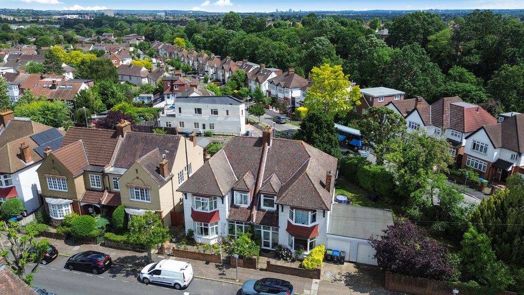 Property photo 2 of 31 Picture No. 63