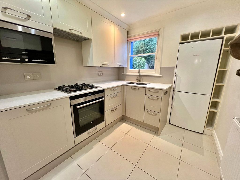 Property photo 3 of 16 Picture No. 17