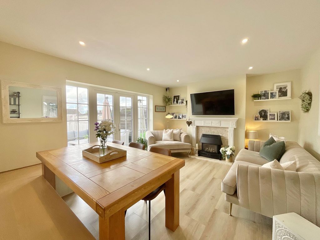 Property photo 2 of 29