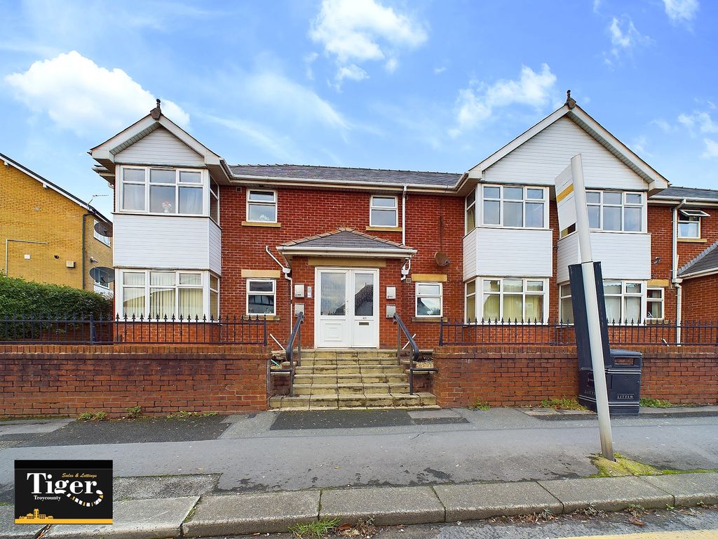 Property photo 1 of 7 Cam02176G0-Pr0421-Still007