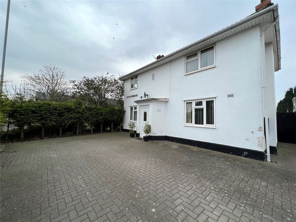 Property photo 2 of 10 Front