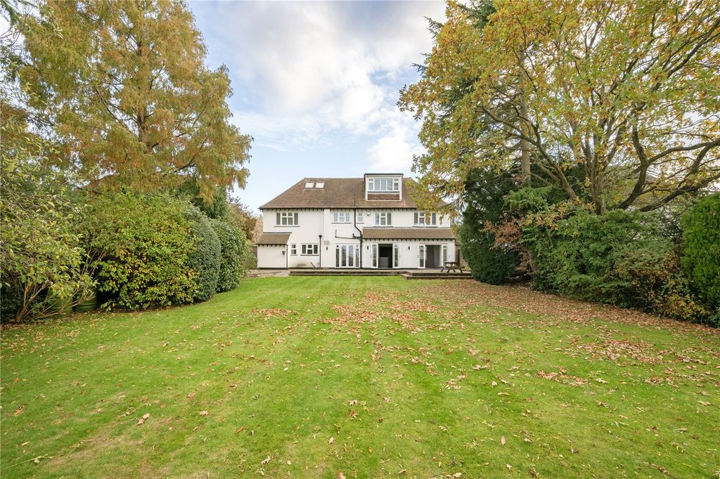 Property photo 2 of 39 Picture No. 12