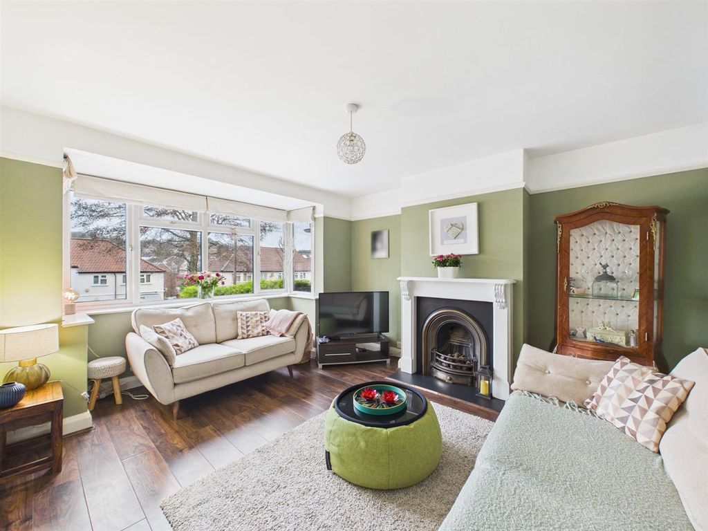 Property photo 2 of 19 Cam02885G0-Pr0559-Still020.Jpg