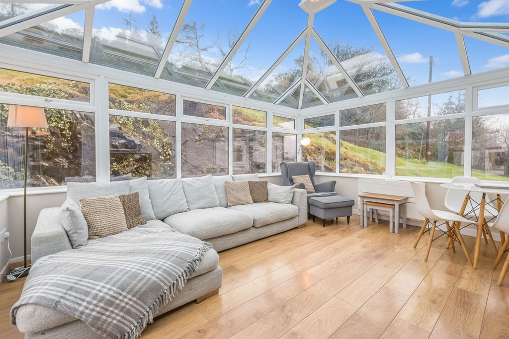 Property photo 3 of 36