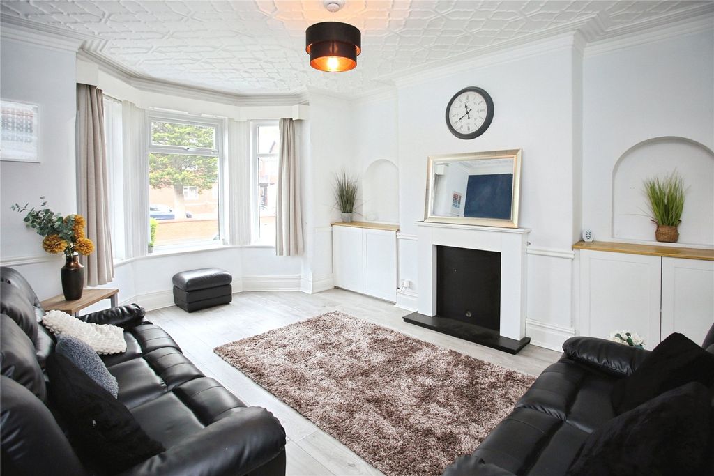 Property photo 2 of 24 Picture No. 21