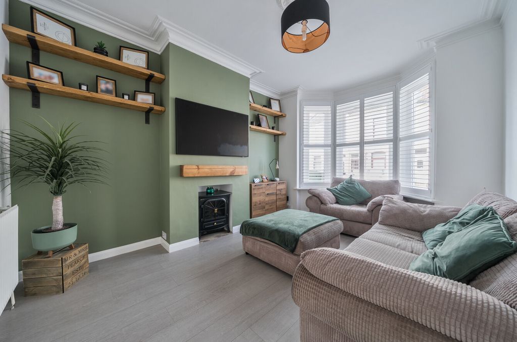 Property photo 2 of 12 1463446-6-6A0d791...