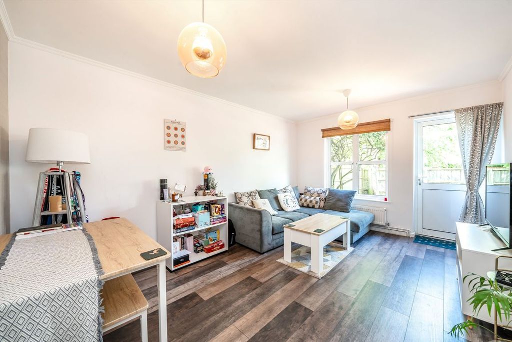 Property photo 2 of 7