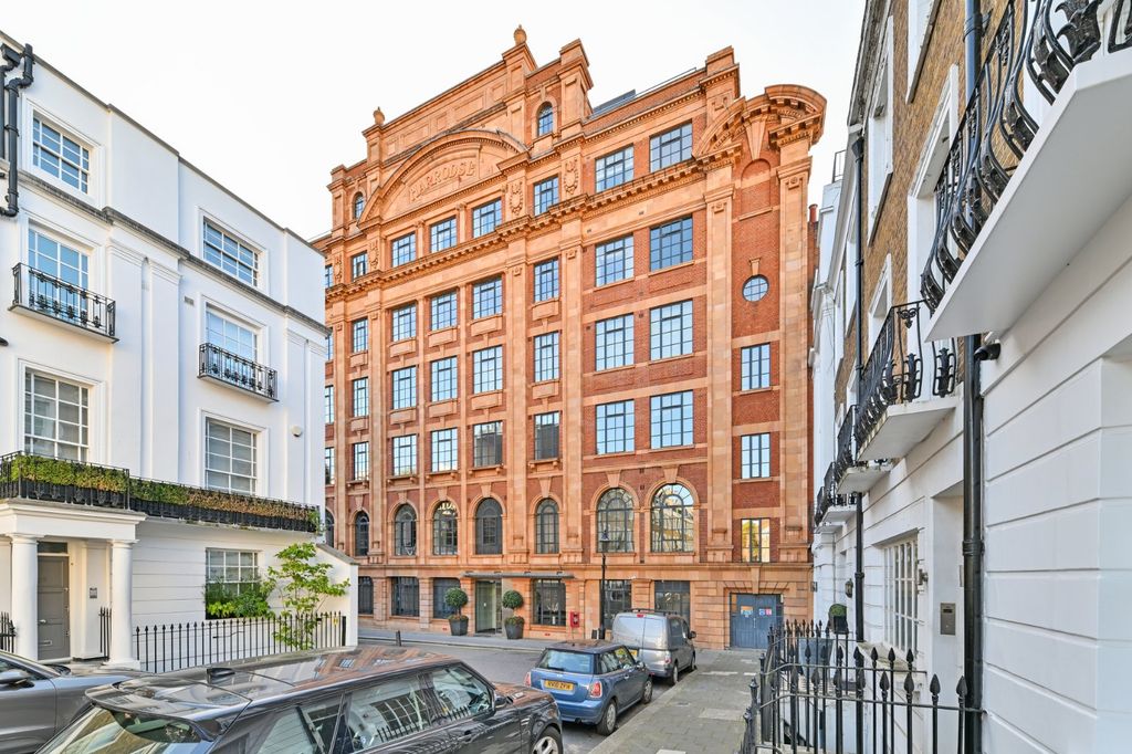 Property photo 2 of 12 Exterior