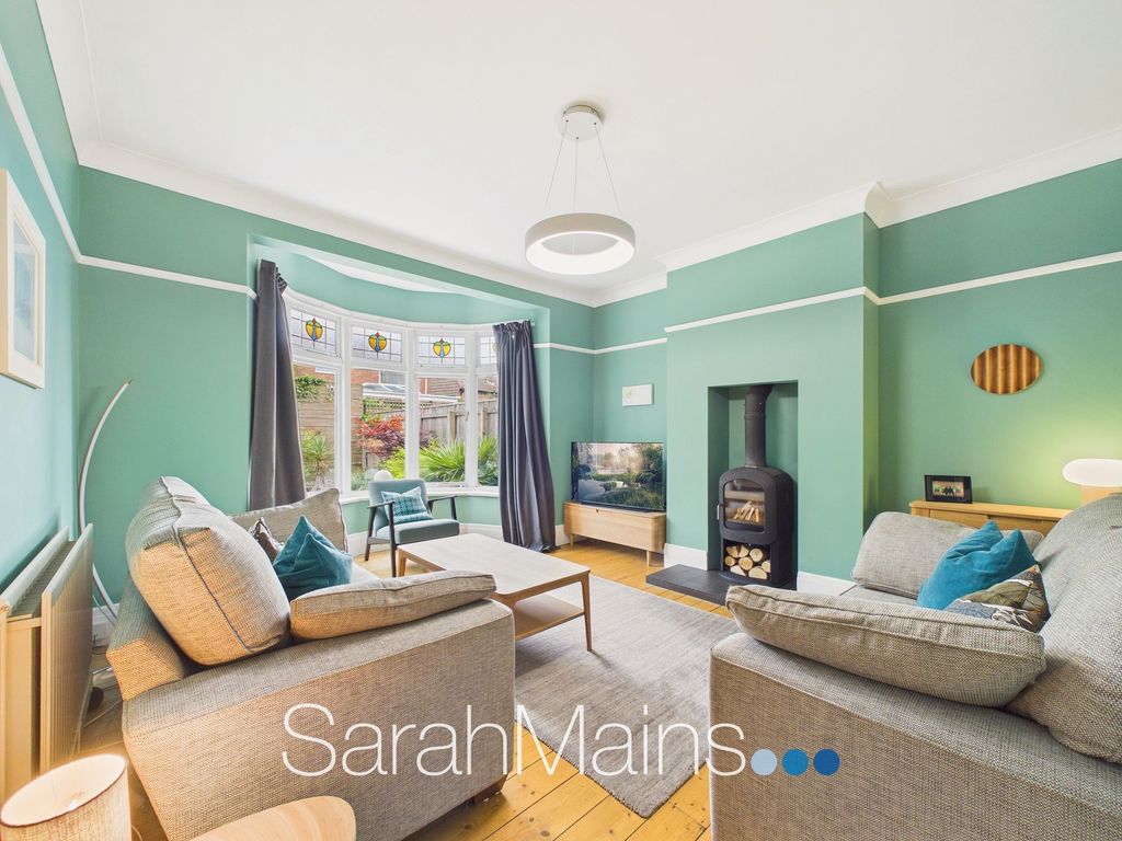Property photo 2 of 20 Lounge