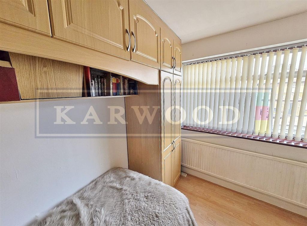 Additional image 18 of 4 bed semi-detached house for saleKingshill Avenue, Hayes UB4