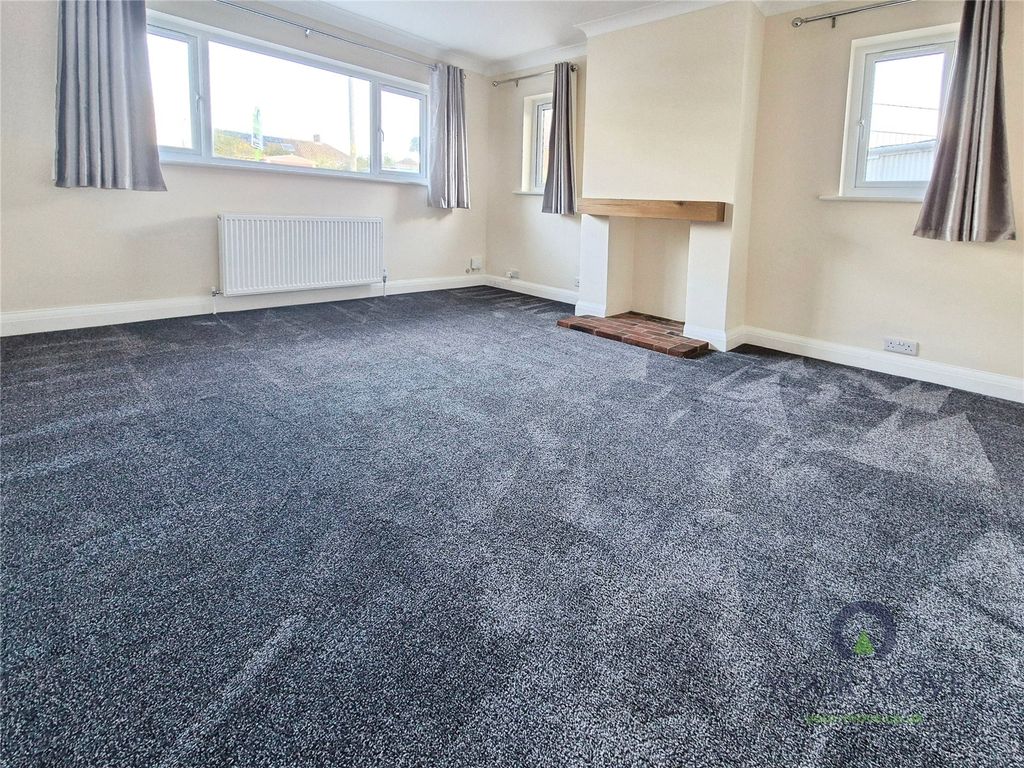 Property photo 2 of 17 Lounge