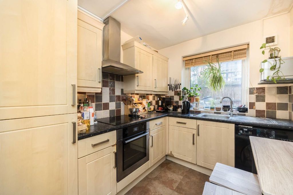 Property photo 2 of 4