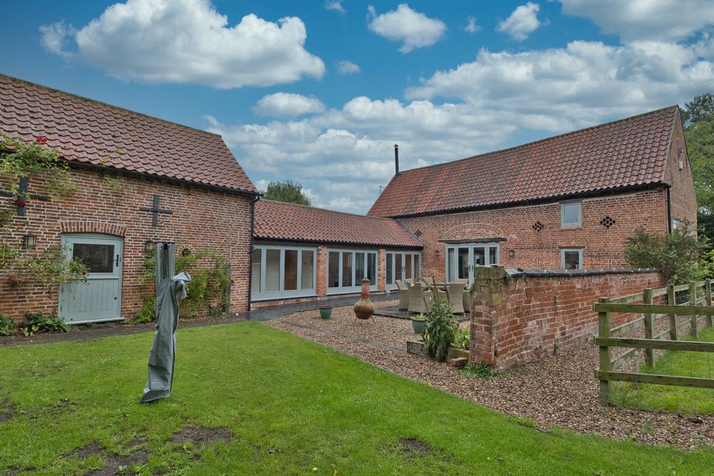 Property photo 1 of 23 2543831