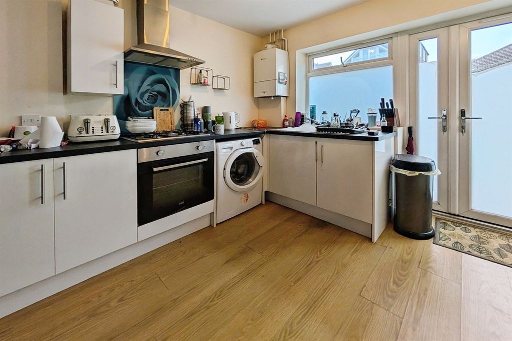 Property photo 3 of 6 (Main)