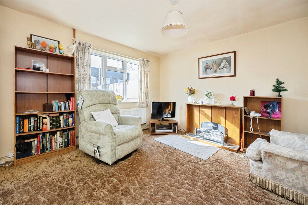 Property photo 3 of 14