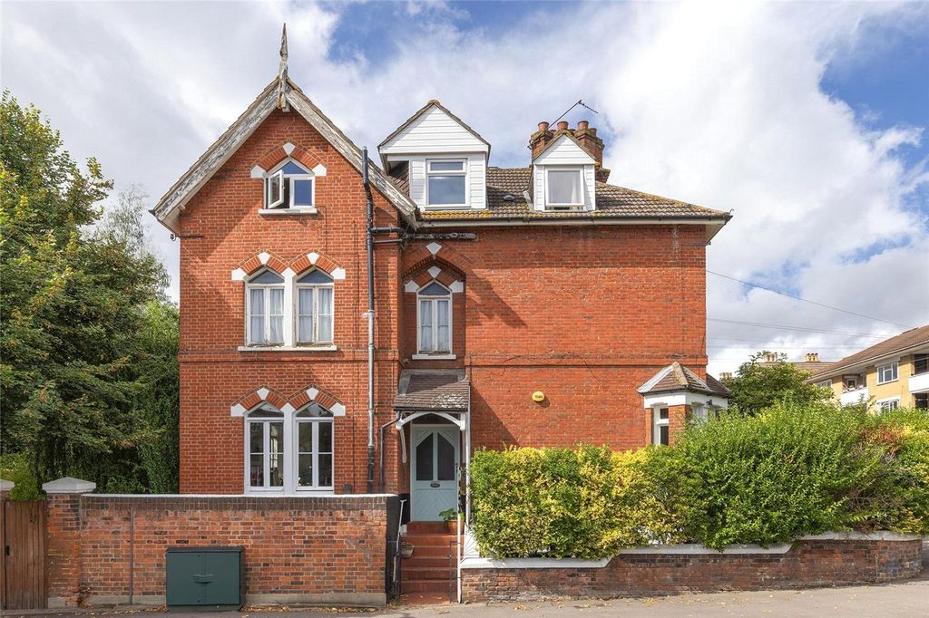 Property photo 1 of 17 Picture No. 01