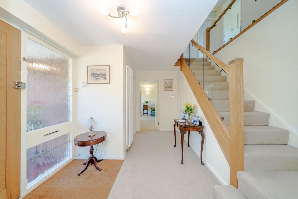 Property photo 2 of 39