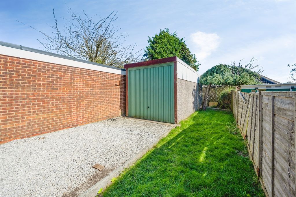 Property photo 2 of 19