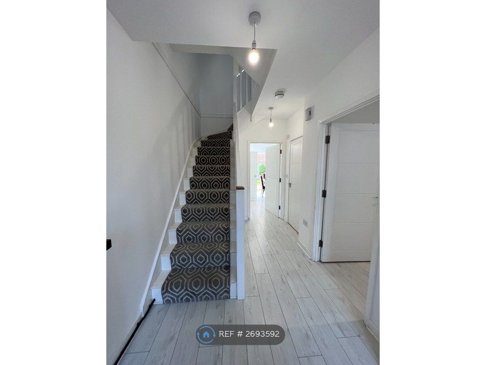 Property photo 3 of 24 Entrance