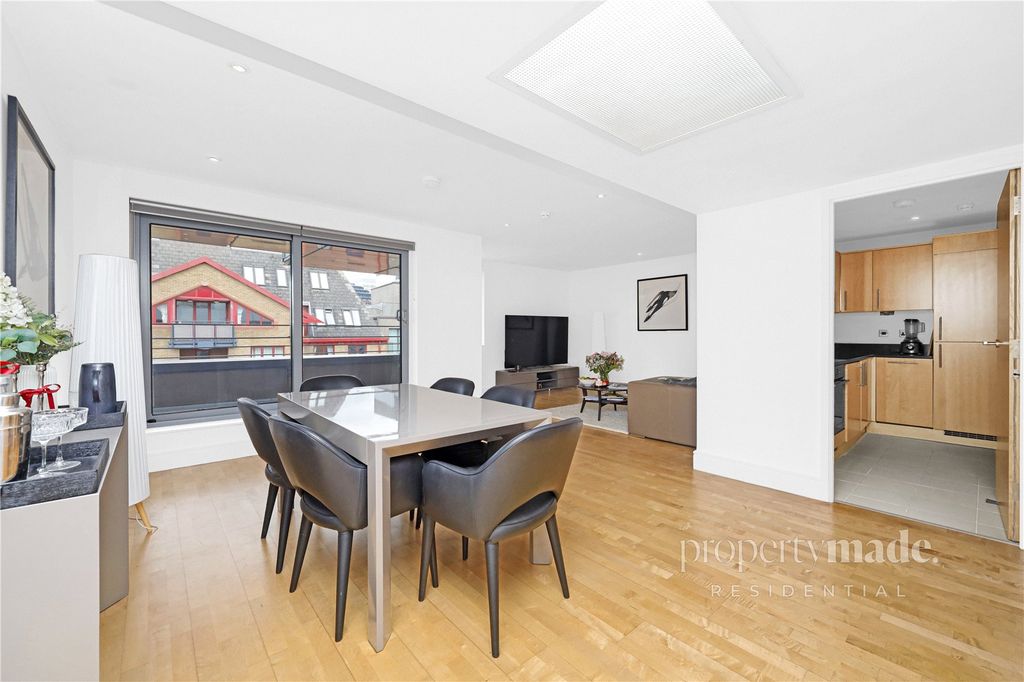 Property photo 2 of 23 Picture No. 12