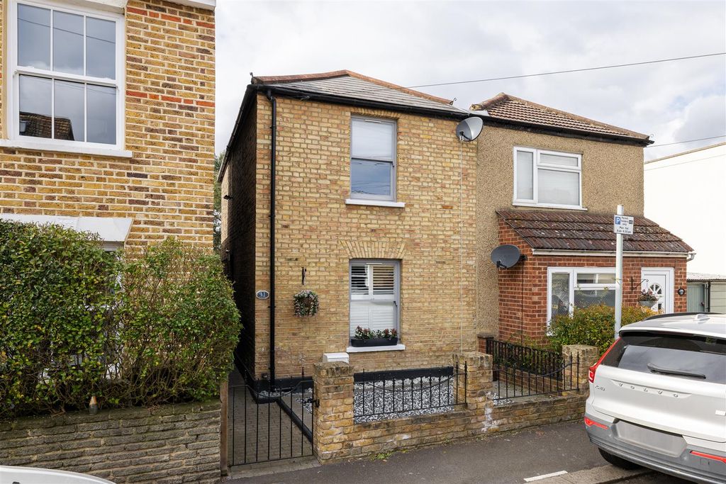 Property photo 1 of 36 Byron Road E17