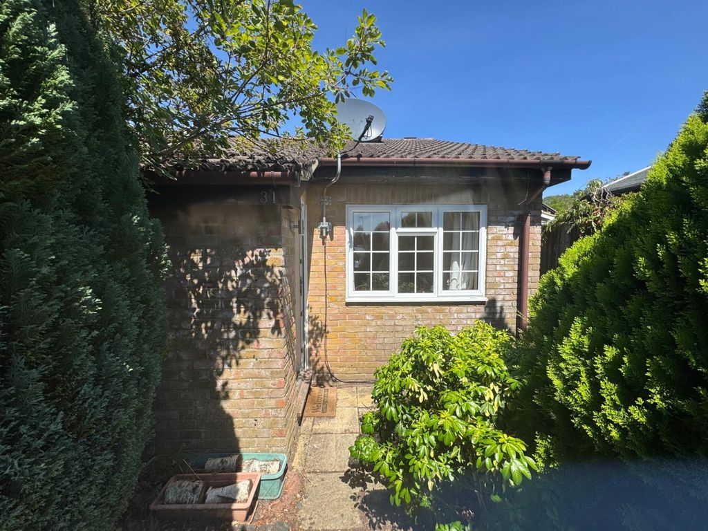 Property photo 1 of 11 31 Lytham