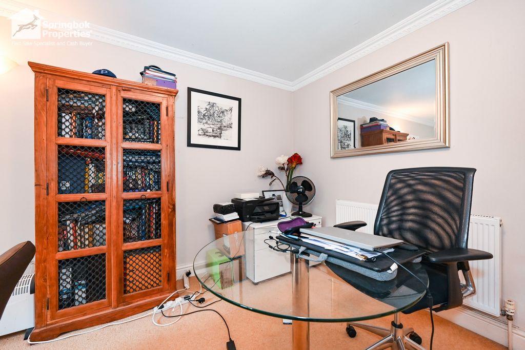 Property photo 3 of 9 Image 2