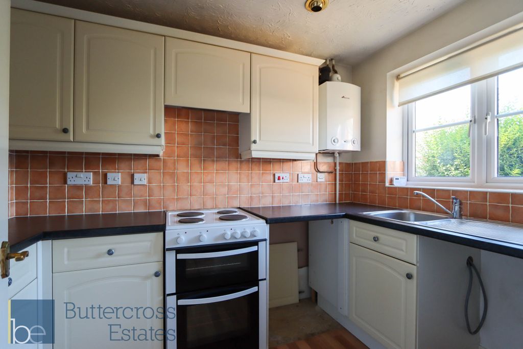 Property photo 3 of 16 Kitchen